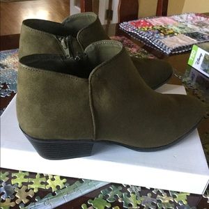 Style & Co Wiley Ankle Booties Olive Green 9.5 NEW